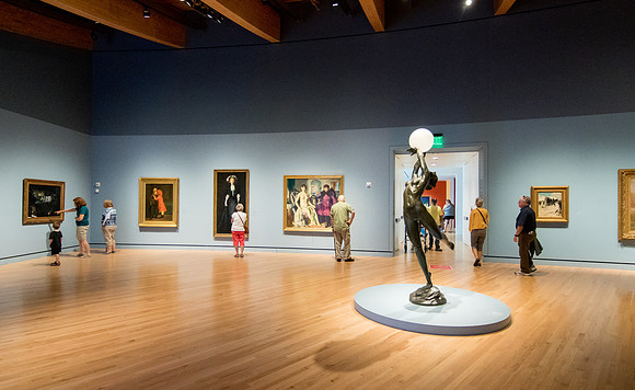 Large and spacious galleries are the norm.